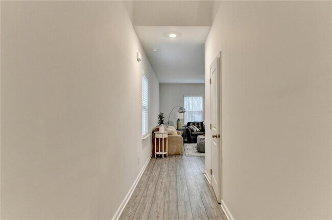 Foto del edificio - 111 Horned Owl Ave