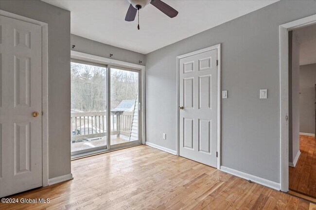 Building Photo - 455 Maple Ave