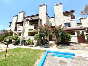 Building Photo - 5322 Medical Dr