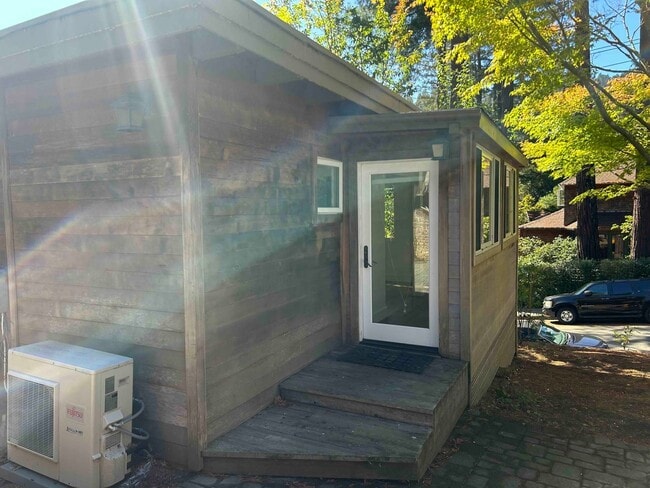 Building Photo - Beautifully Remodeled Studio Downtown