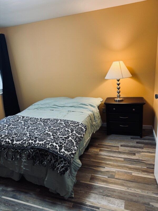 Foto del edificio - 7826 Emerald Dr SW
