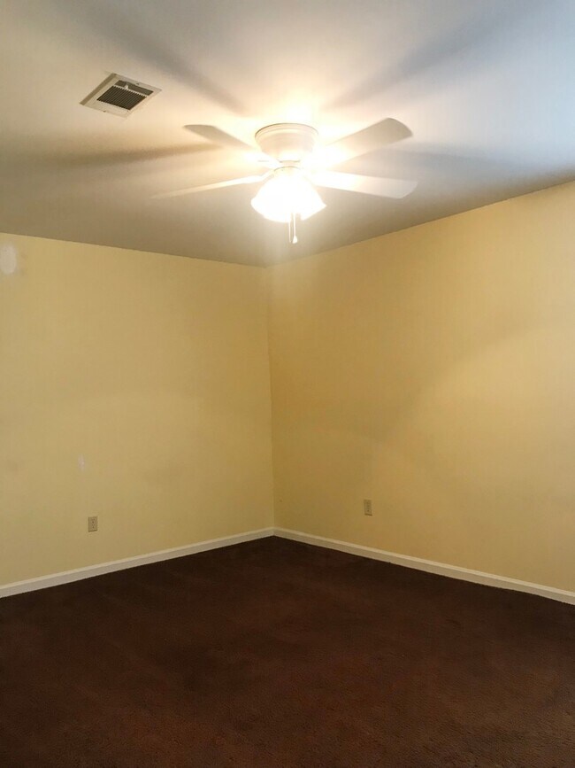 Foto del edificio - Cute Ranch with Spacious Floor Plan!