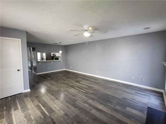 Building Photo - 6596 Wellington Square
