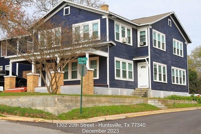 Building Photo - 2 or 3 bdrm close to SHSU