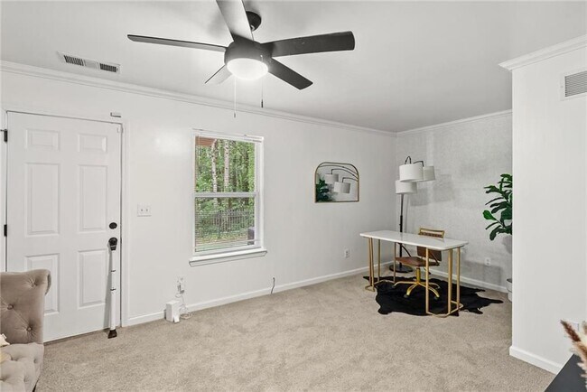 Building Photo - 6720 Stoneleigh Way