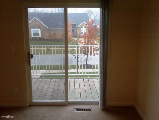 Building Photo - 16727 Carriage Way