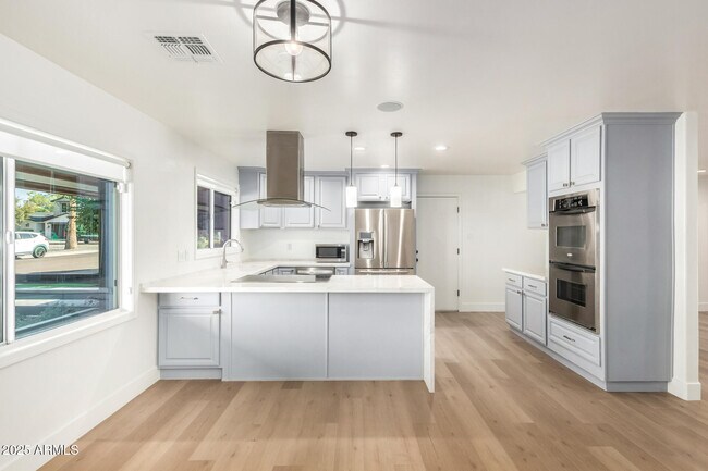 Foto del edificio - 3443 E Turney Ave