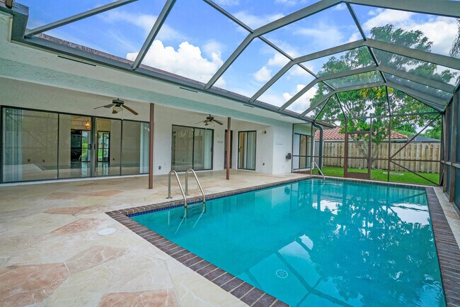 Foto del edificio - 6846 Bianchini Cir