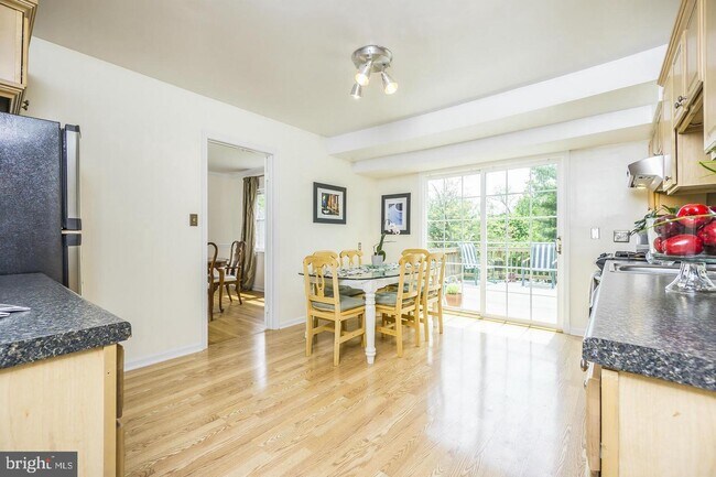 Building Photo - 2400 E Gate Dr