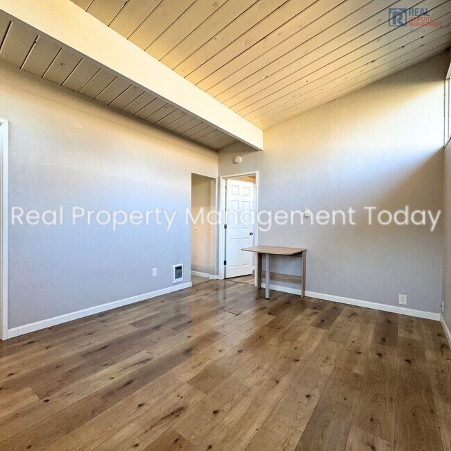 Building Photo - Perez - 105 (Cascade Group - Gold)