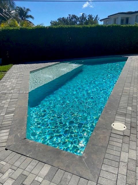 Building Photo - 1000 N Shore Dr