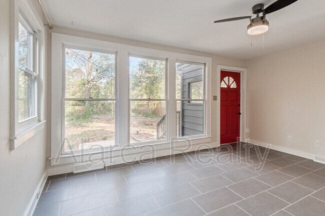 Building Photo - 3429 Draper Ave