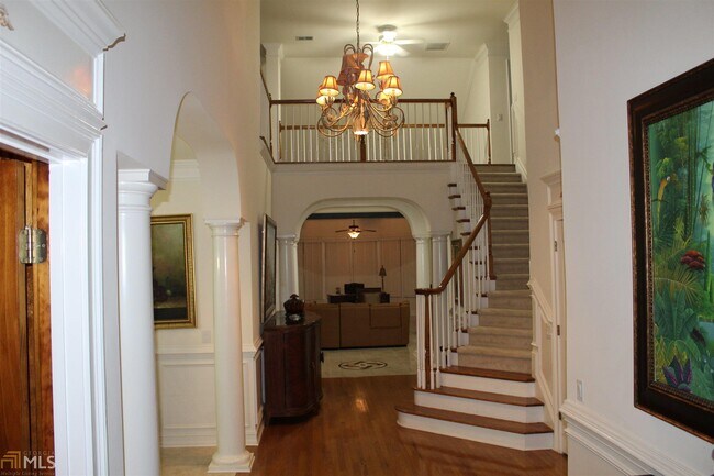 Building Photo - 643 Champions Dr