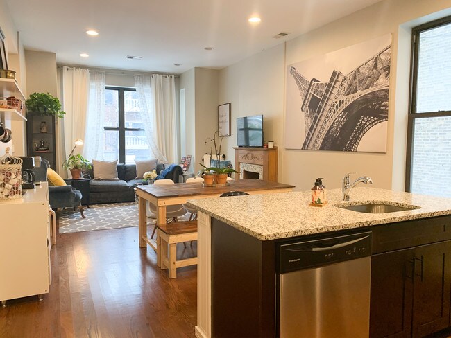 Foto del edificio - 3502 N Sheffield Ave