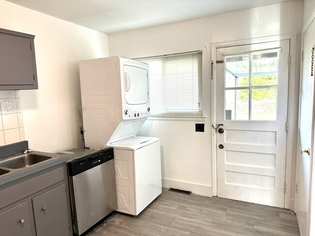 Building Photo - 3044 Wilce Ave