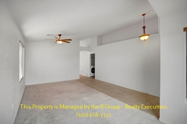 Foto del edificio - Freshly painted 4 bed, 2 bath