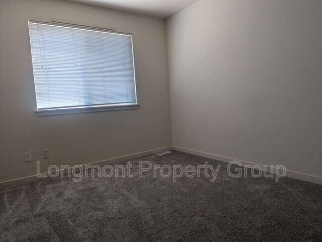 Foto del edificio - 3676 Oakwood Dr