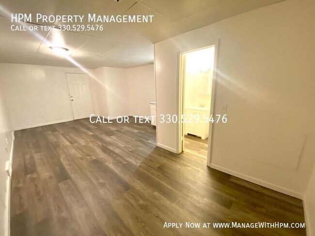 Foto del edificio - 1214 Woodward Pl NW