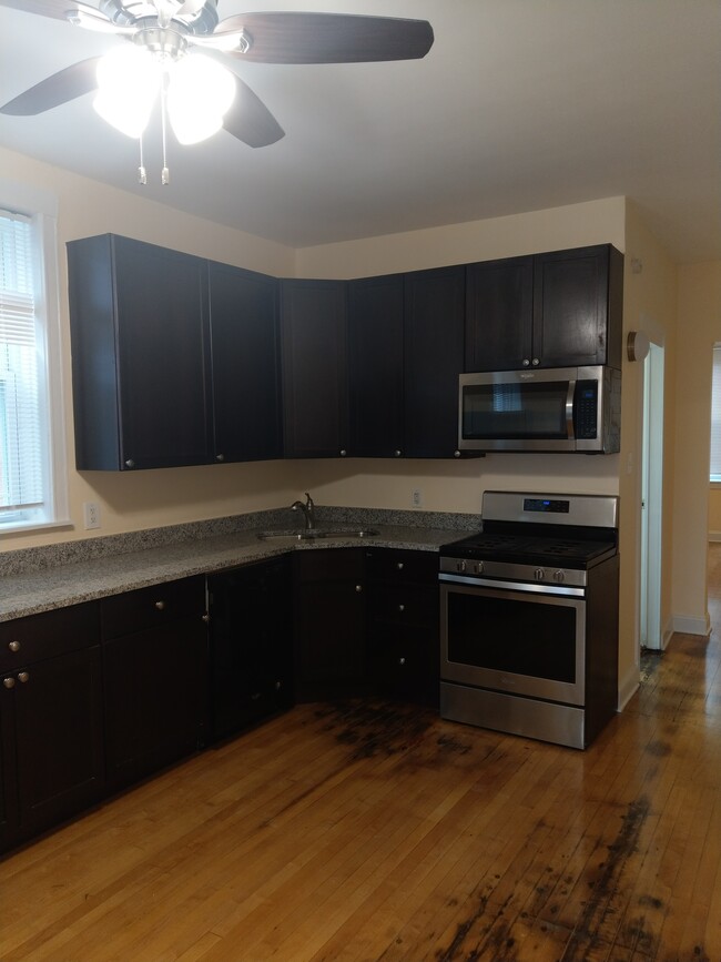 Kitchen - 3010 W 42nd St