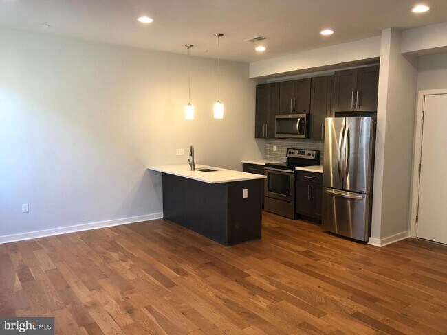 Foto del edificio - 5938 Henry Ave