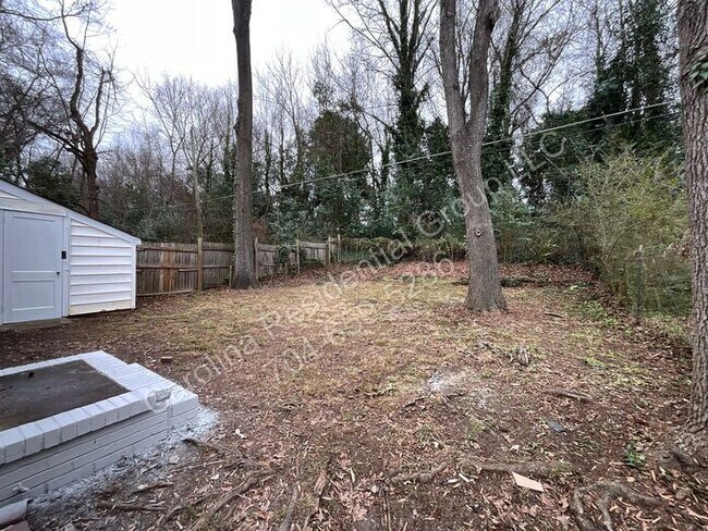 Foto del edificio - 1742 Academy St