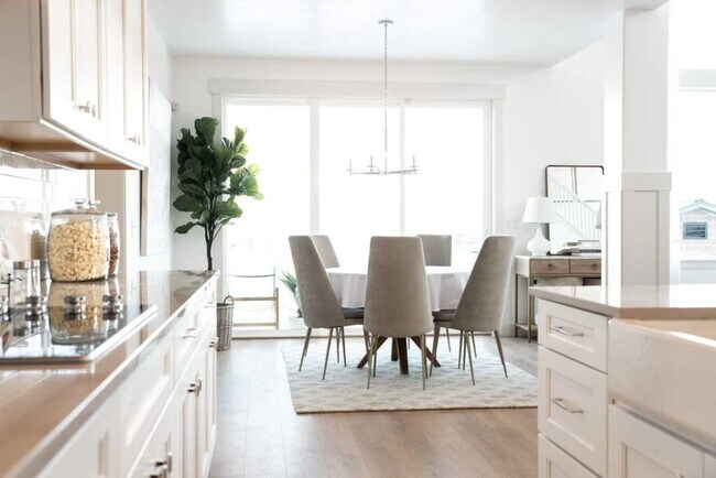 Foto del edificio - Charming 4-bedroom, 2.5-bathroom home