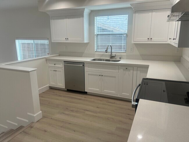 Foto del edificio - 975 W 19th St