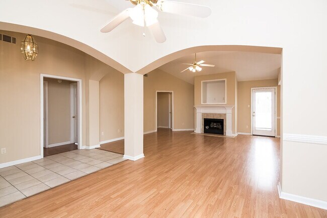 Building Photo - 5400 Milton Ridge Dr