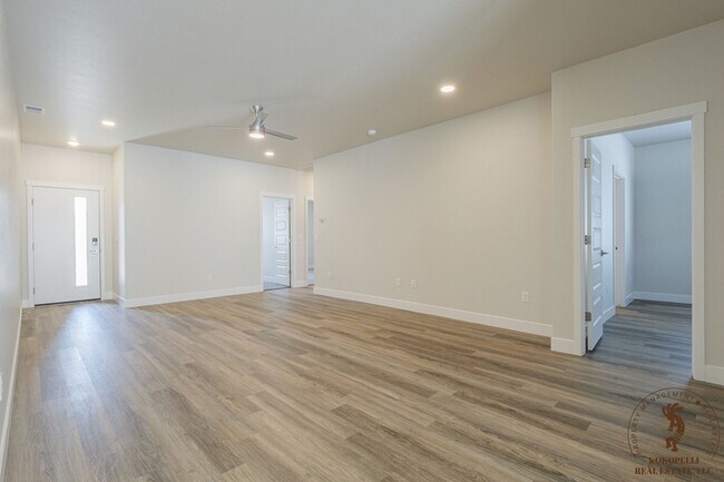 Foto del edificio - 2454 Hamilton Rd