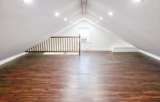 Building Photo - 419 Greylock Pky