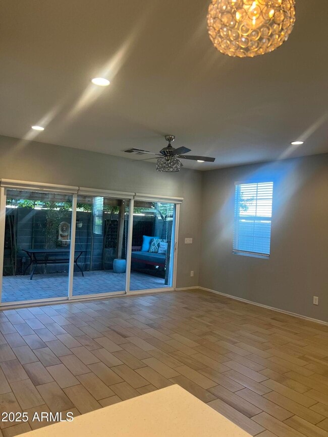 Foto del edificio - 13834 N 7th Wy
