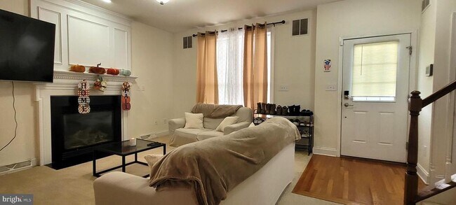 Foto del edificio - 74 Redstone Ct