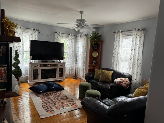 Foto del edificio - 66 Brookside Ave