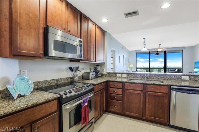 Foto del edificio - 5793 Cape Harbour Dr