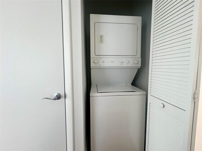 Foto del edificio - 7280 SW 90th St