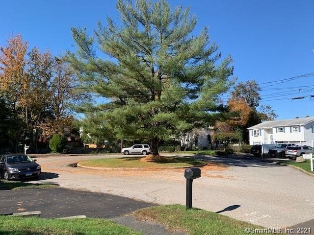 Building Photo - 2 Country Club Ct