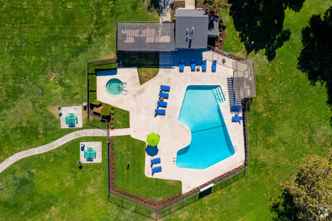 Piscina y spa - Ironwood