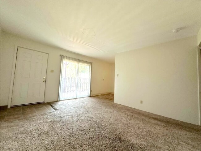 Building Photo - 702 S Lincoln Ave