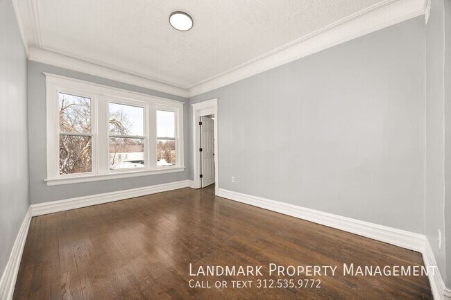 Foto del edificio - 1843 W 54th St