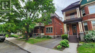 Building Photo - 122 Fourth Ave