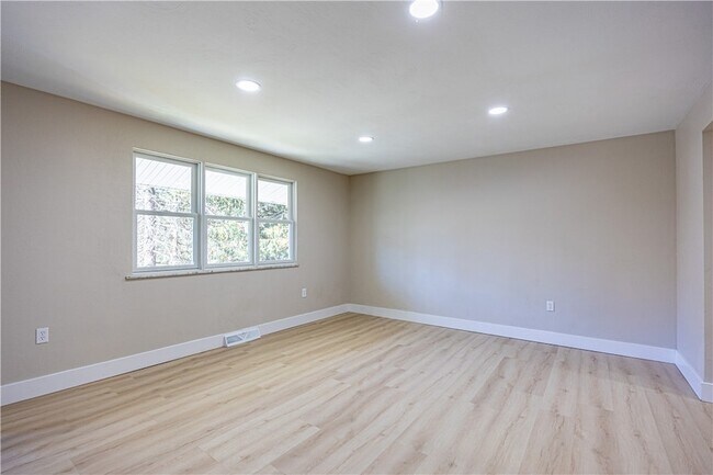 Foto del edificio - 476 Fielding Dr