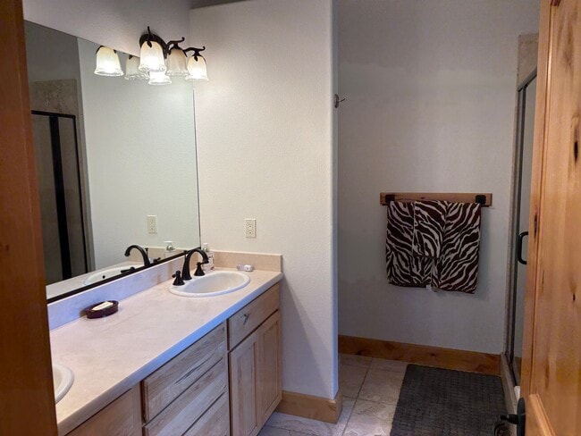Foto del edificio - Large furnished mountain home