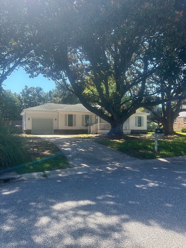 Building Photo - 1126 Shoreside Way