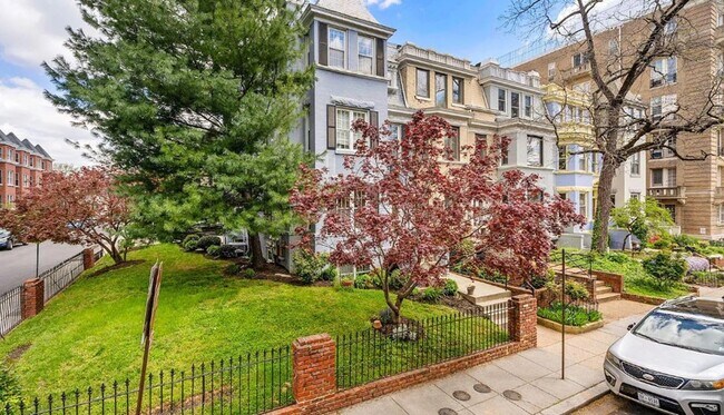 Foto del edificio - 1633 Newton St NW