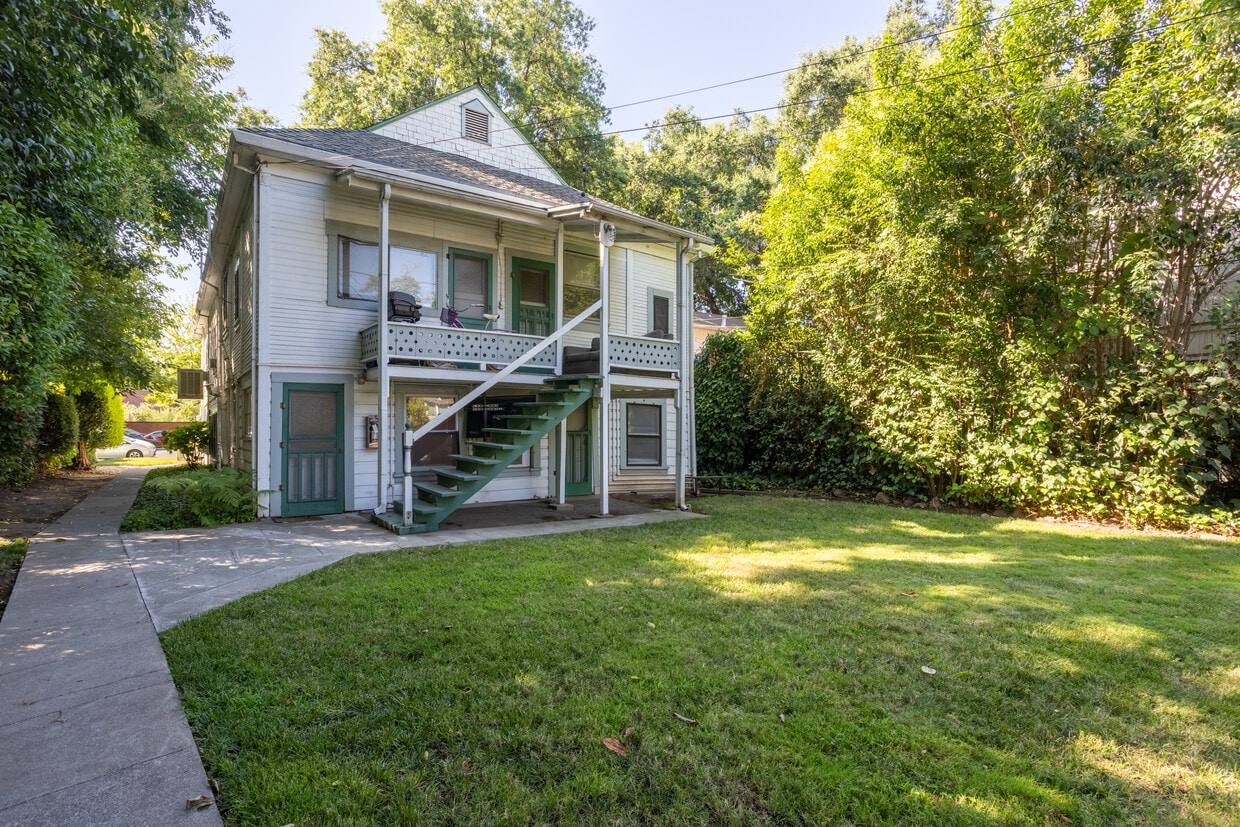 Primary Photo - 812 W 1st St