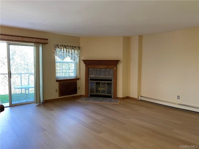 Foto del edificio - 25 Lexington Hills Rd