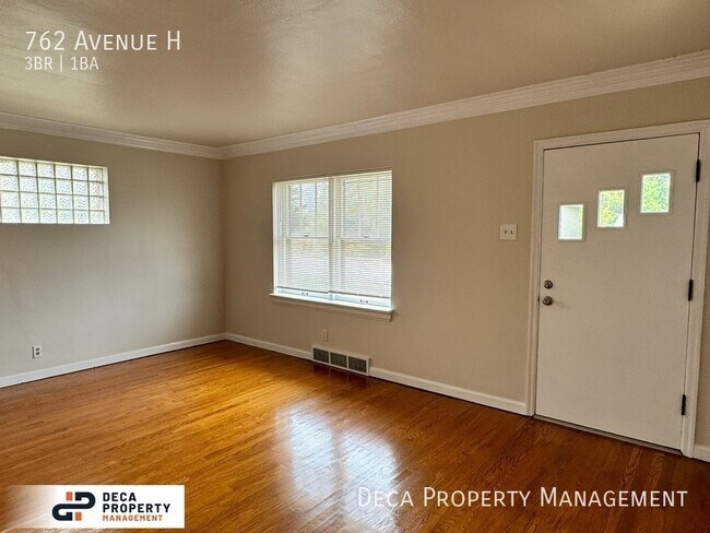 Foto del edificio - 3 Bedroom 1 Bathroom