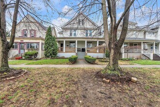 Building Photo - 3154 Van Alstyne St