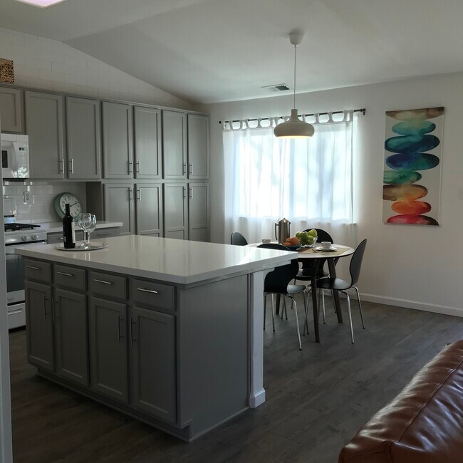 Foto del edificio - 2775 Stonebrook Cir