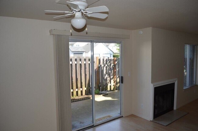 Foto del edificio - 7292 SE Thiessen Rd